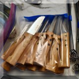 K18. Delonghi knife set. 